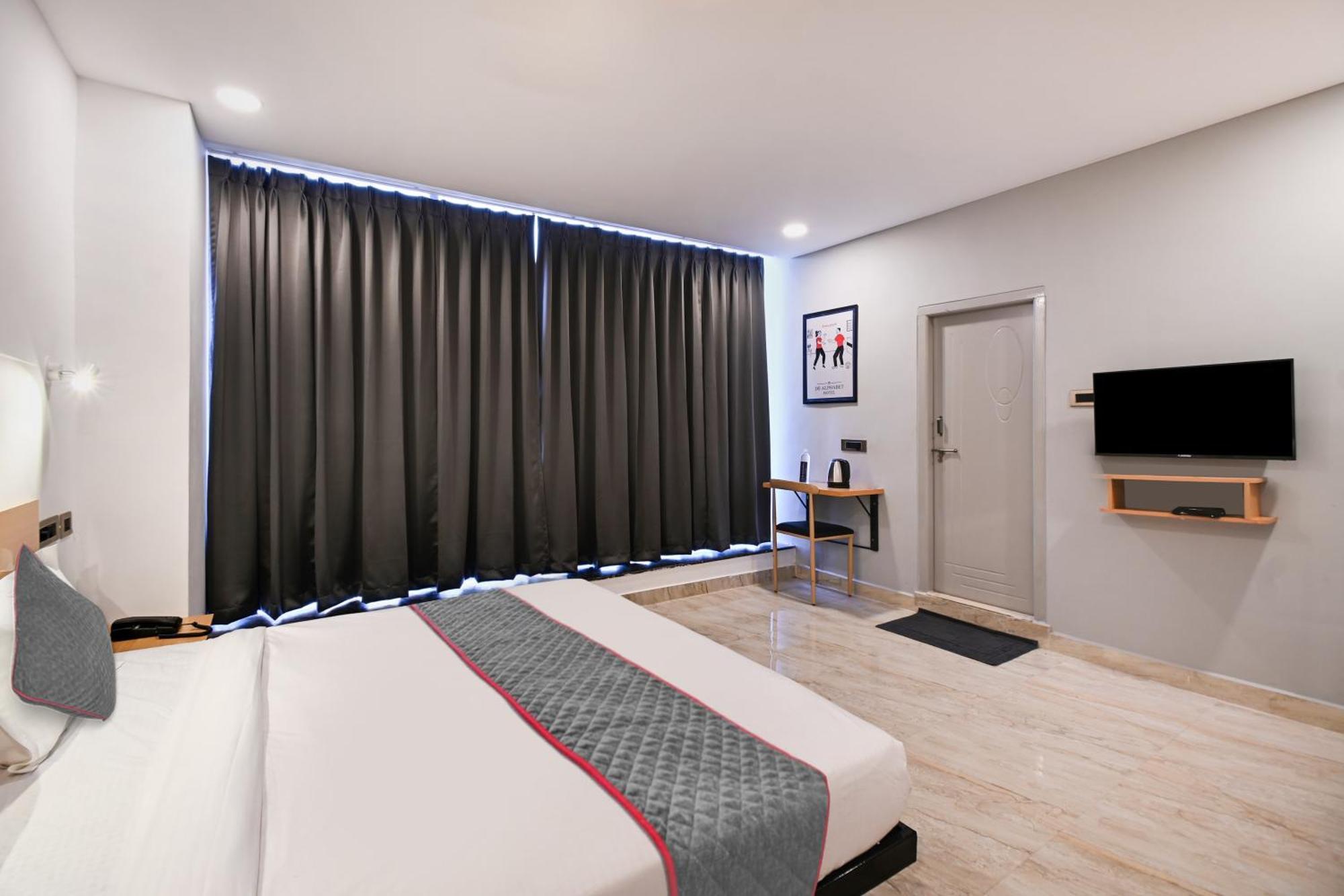 Super Townhouse De Alphabet Karmanghat Hajdarabad Zewnętrze zdjęcie