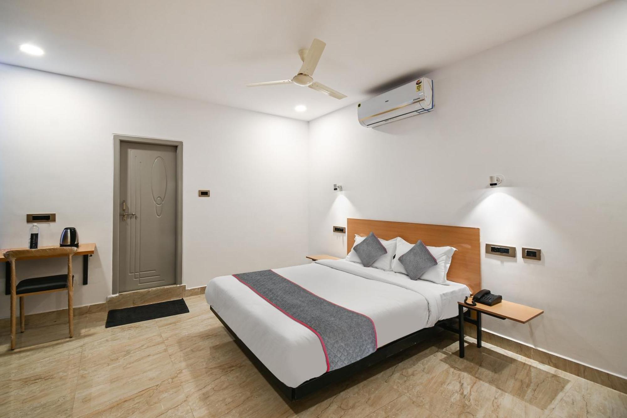 Super Townhouse De Alphabet Karmanghat Hajdarabad Zewnętrze zdjęcie